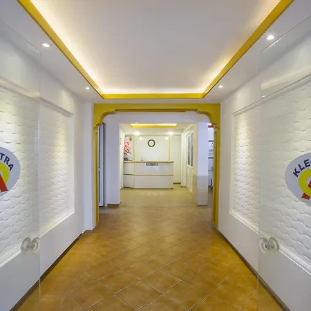 Kleopatra Alis מלון